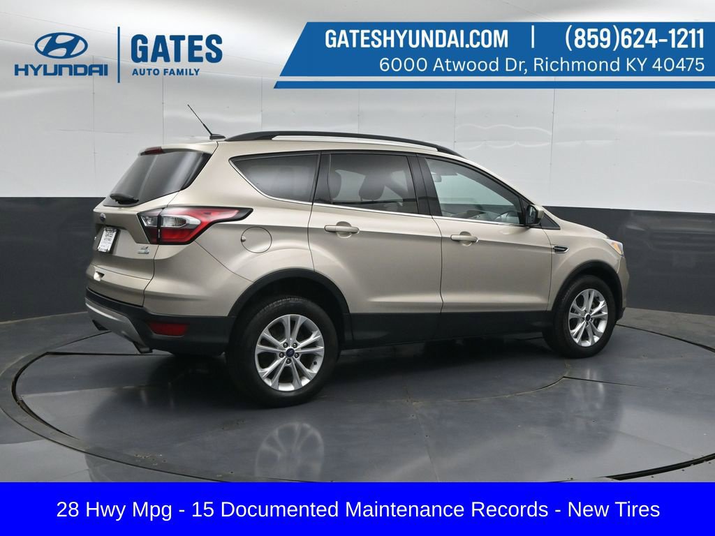 Used 2018 Ford Escape SE AWD/4WD image 2
