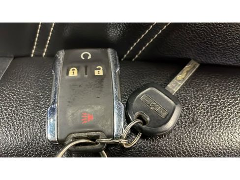 Used 2022 GMC Canyon Denali w/ Denali Black Edition Package image 19