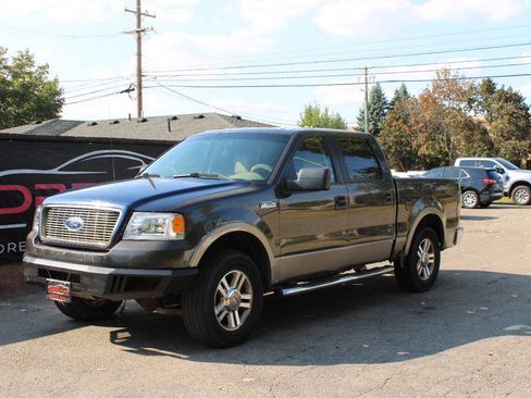 Used 2005 Ford F150 Lariat image 1
