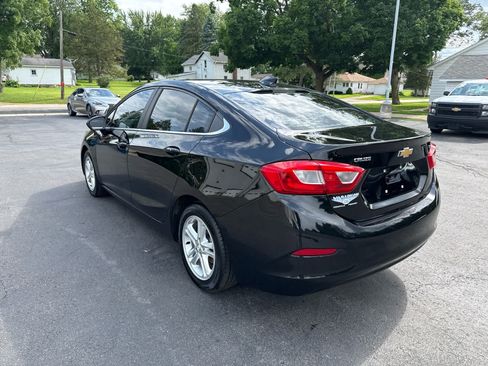 Used 2017 Chevrolet Cruze LT w/ Convenience Package FWD image 5