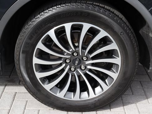 Used 2023 Lincoln Aviator Reserve w/ Elements Package Plus image 44