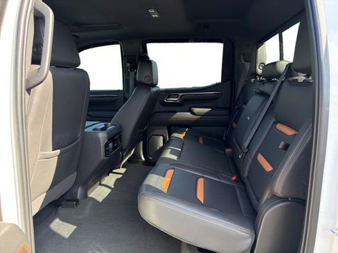 Used 2023 GMC Sierra 1500 AT4 w/ AT4 Premium Package image 11