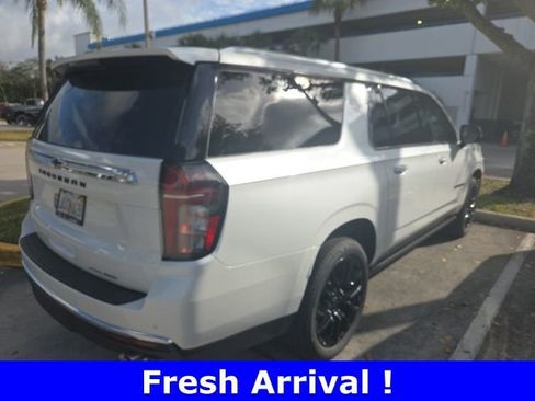 Used 2023 Chevrolet Suburban Premier image 6