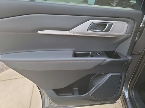 New 2025 Ford Explorer Active w/ Active Comfort Package AWD/4WD image 23