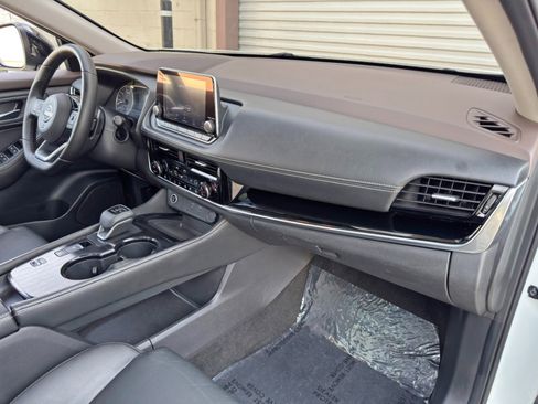 Used 2022 Nissan Rogue SL FWD image 15