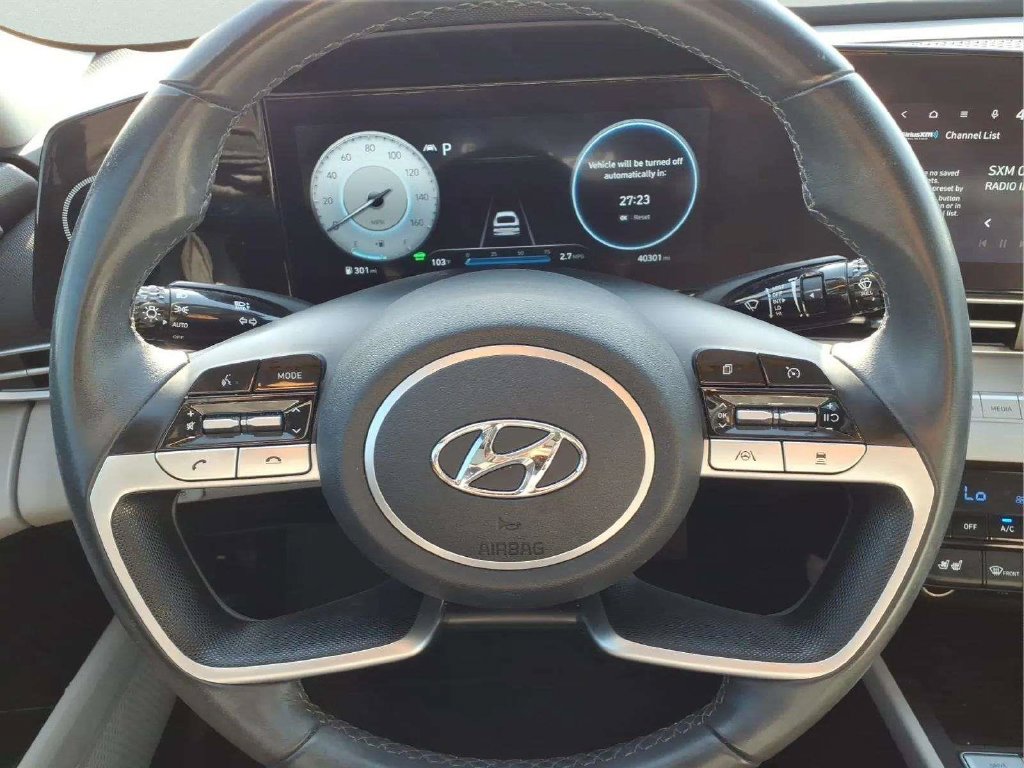 Used 2023 Hyundai Elantra Limited FWD image 15