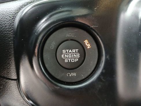 Used 2023 Jeep Wrangler Unlimited Sahara w/ Cold Weather Group AWD/4WD image 17