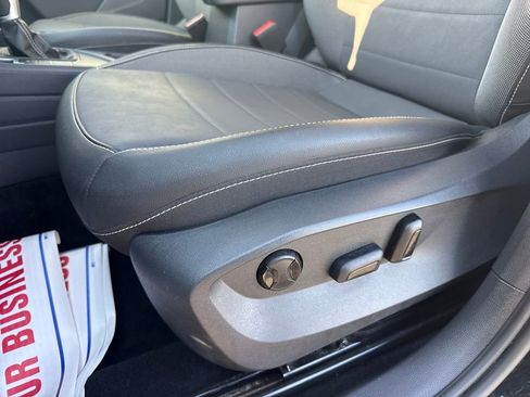 Used 2022 Volkswagen Taos SE image 13