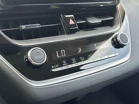 Used 2025 Toyota Corolla LE FWD image 20