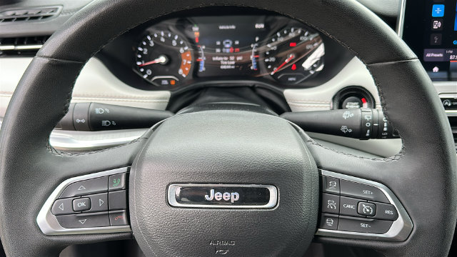 Used 2024 Jeep Compass Limited AWD/4WD image 10