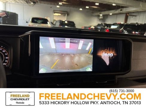 Used 2024 Jeep Gladiator Sport image 32