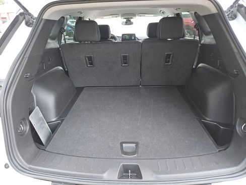Used 2025 Chevrolet Blazer LT FWD image 24