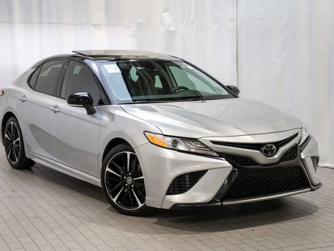 Used 2020 Toyota Camry XSE image 1