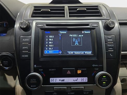 Used 2014 Toyota Camry XLE image 22