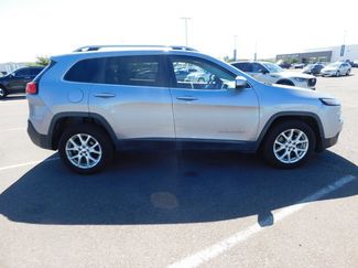 Used 2015 Jeep Cherokee Latitude video 4