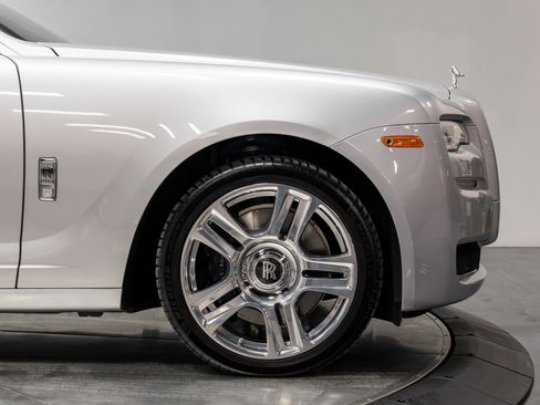 Used 2015 Rolls-Royce Ghost image 20