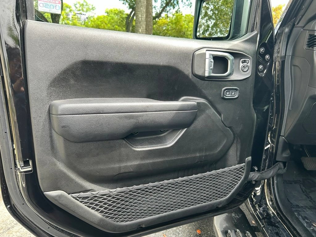 Certified 2024 Jeep Gladiator Sport AWD/4WD image 15