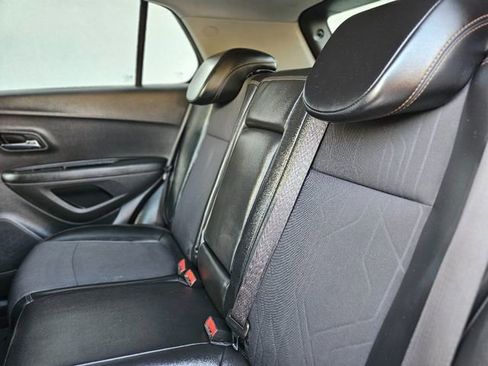 Used 2020 Chevrolet Trax LT w/ LT Convenience Package image 26