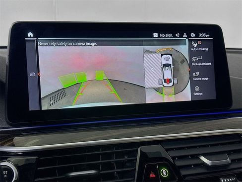 Used 2021 BMW 530i w/ Premium Package image 10