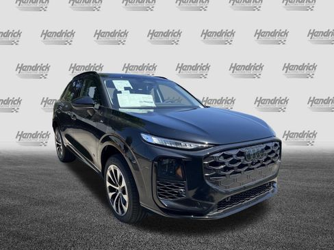 Used 2026 Audi Q3 quattro 2.0T w/ Driver Assistance Package AWD/4WD image 2