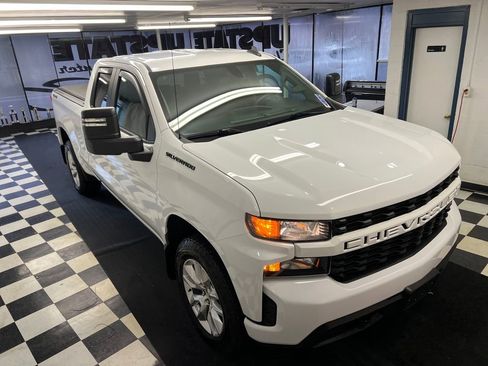 Used 2021 Chevrolet Silverado 1500 Custom w/ LPO, Dark Essentials Package AWD/4WD image 18