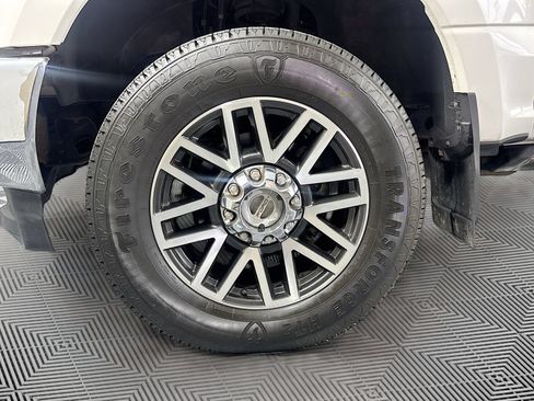 Used 2019 Ford F250 Lariat w/ Lariat Ultimate Package AWD/4WD image 31