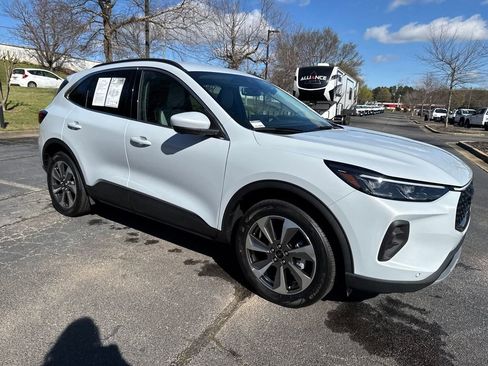 Used 2025 Ford Escape Platinum w/ Premium Technology Package image 1