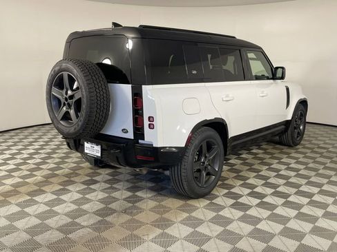 Used 2023 Land Rover Defender 110 X-Dynamic SE AWD/4WD image 25