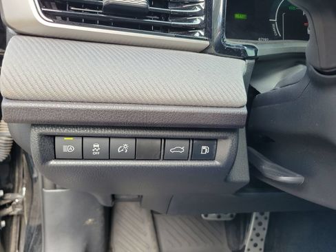 Used 2025 Toyota Camry SE w/ Convenience Package FWD image 26
