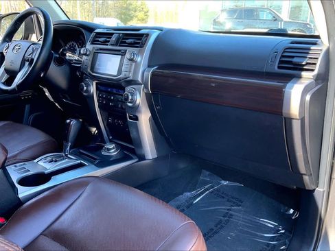 Used 2014 Toyota 4Runner Limited image 18