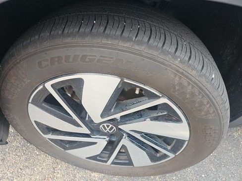 Used 2024 Volkswagen Atlas SEL AWD/4WD image 9
