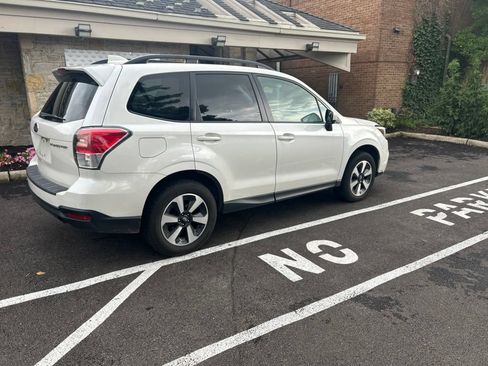 Used 2018 Subaru Forester 2.5i Premium AWD/4WD image 5