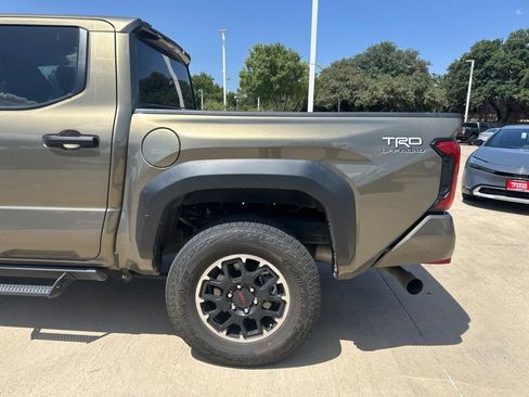 Used 2025 Toyota Tacoma TRD Off-Road AWD/4WD image 8