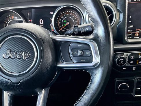 Used 2023 Jeep Wrangler Sahara w/ Cold Weather Group image 12