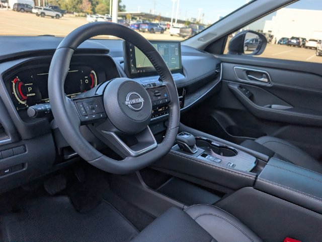 Used 2024 Nissan Rogue Platinum FWD image 9