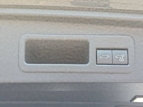 Used 2025 Toyota 4Runner Limited AWD/4WD image 13