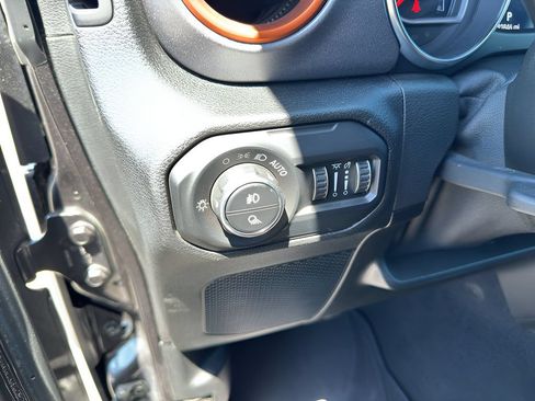 Used 2021 Jeep Gladiator Mojave AWD/4WD image 14