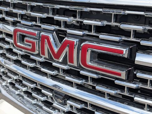 Used 2023 GMC Acadia Denali w/ Denali Ultimate Package FWD image 37