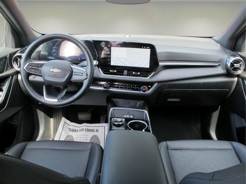Used 2026 Chevrolet Equinox LT w/ Convenience Package II FWD image 22