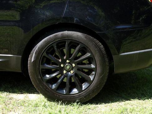 Used 2017 Land Rover Range Rover Sport SE image 42