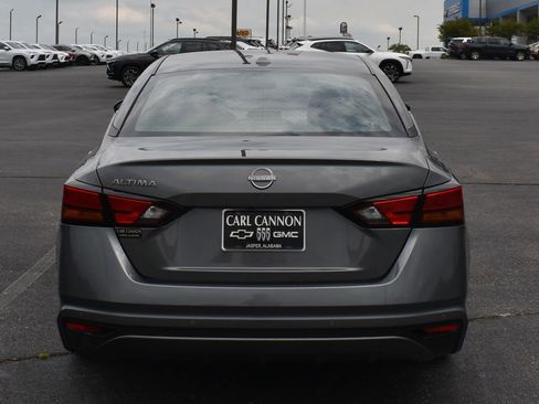 Used 2025 Nissan Altima 2.5 SV FWD image 10