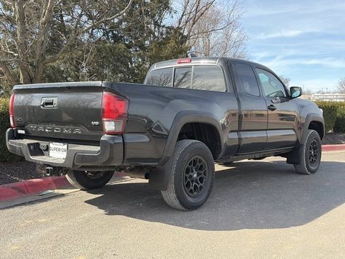 Used 2020 Toyota Tacoma SR image 3