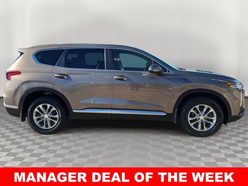 Used 2020 Hyundai Santa Fe SE image 2