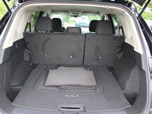 Used 2025 Nissan Rogue S AWD/4WD image 17