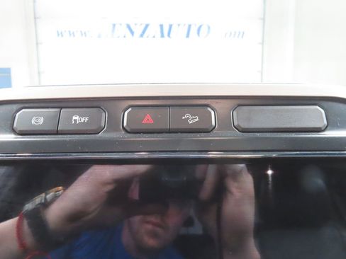 Used 2022 Ford F250 Lariat w/ Black Appearance Pkg AWD/4WD image 60