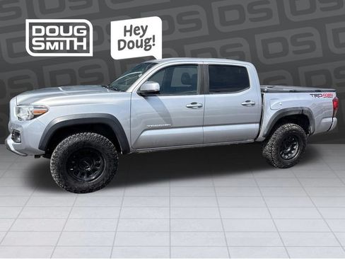 Used 2019 Toyota Tacoma TRD Off-Road w/ Technology Package AWD/4WD image 1