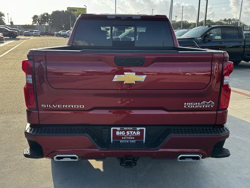 Used 2024 Chevrolet Silverado 1500 High Country AWD/4WD image 9