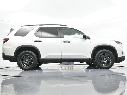 Used 2024 Honda Pilot TrailSport image 61