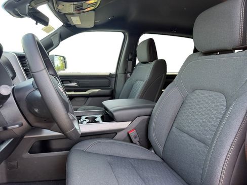 New 2026 RAM 1500 Express AWD/4WD image 9