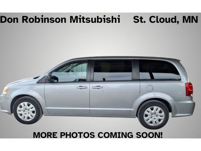 Used 2018 Dodge Grand Caravan SE w/ UConnect Hands-Free Group